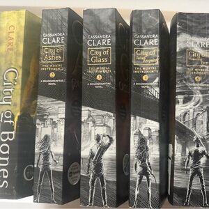 Cassandra Clare The Mortal Instruments Book Set
